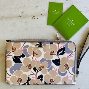 Kate Spade Cameron Breezy Floral Wristlet